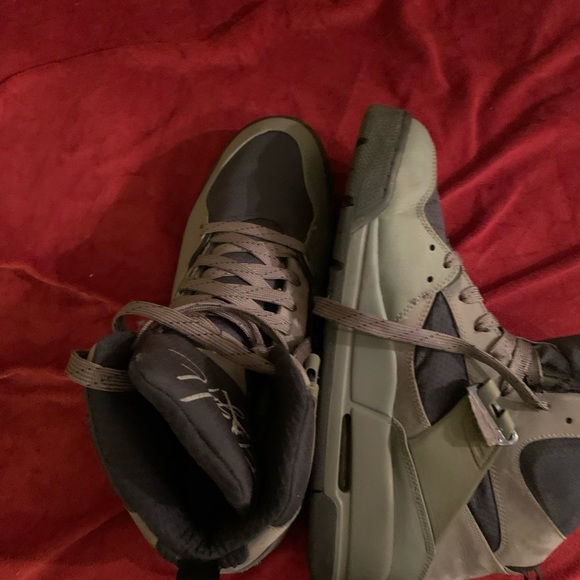 Men’s Jordan Retro 4 high top athletic shoes. Size 13 - Picture 3 of 8